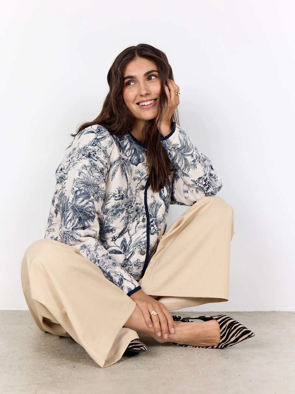 Tendenze Floral Animals Print Bomber Jacket in Navy and Cream M